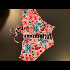 FLORAL BIKINI TOP